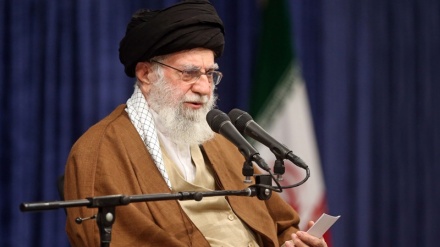 Imam Khamenei: Syrian events are outcome of joint US-Zionist regime control room / Resistance will prevail region