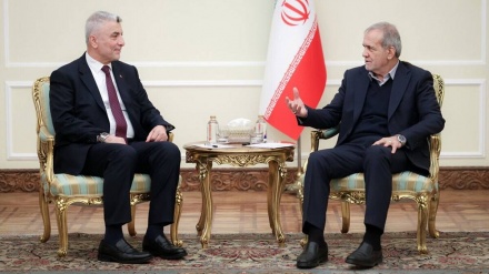 Pezeshkian: Regjimi sionist po përfiton nga mosmarrëveshjet mes vendeve islame