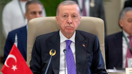 Erdogan: Kurdët e Sirisë, ose do të dorëzojnë armët, ose do të varrosen