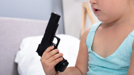 Երկու տարեկան փոքրիկը սպանել է իր 22-ամյա մորը՝ կրակելով նրա վրա լիցքավորված ատրճանակից