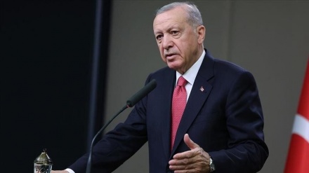 Erdogan duket se mbështet ofensivën e grupit 
