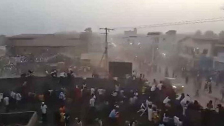 د فوټبال د ریفري اختلافي پرېکړه، د سل تنو د وژل کېدو لامل شوه