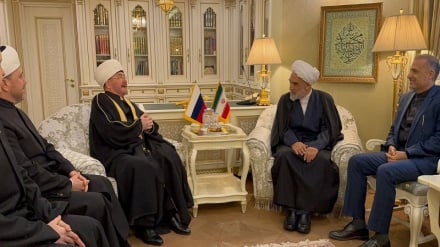 İroni İslomi İnğılobi Rəhbəri muavini de Rusiyə Sər Mufti bıə dido