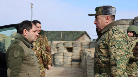 Սուրեն Պապիկյանը մի շարք պաշտոնյաների ուղեկցությամբ այցելել է սահմանագոտի