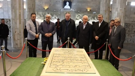 Ministro degli Esteri del Tagikistan: Ferdowsi è l'orgoglio di tutti coloro che parlano persiano