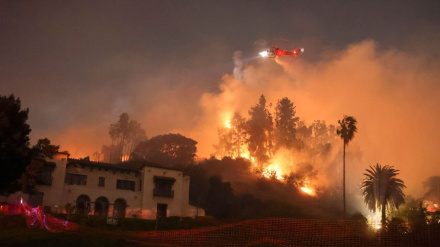 Los Angeles yangınında  can kaybı 16'ye yükseldi, 12 bin bina yıkıldı