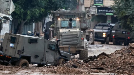 פגיעה בנושאת מטוסים אמריקאית; הריגת 5 ישראלים