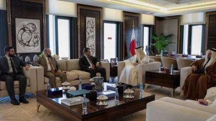 د سوریې د مؤقت حکومت پلاوي د قطر له چارواکو سره په دوحه کې لیدلي