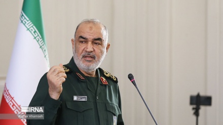 Kamanda Salami wa IRGC : Hatutasalimu amri mbele ya tishio lolote