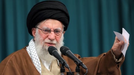 Лидер Исламской революции: Американские базы в Сирии будут растоптаны ногами сирийской молодежи