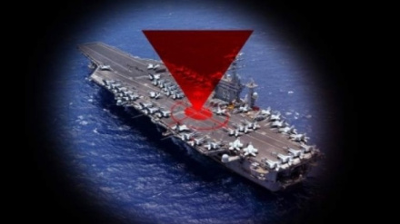 פגיעה בנושאת המטוסים האמריקאית 