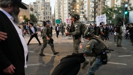 Les haredims opposés au service militaire se sont heurtés avec les militaires israéliens à Qods occupée