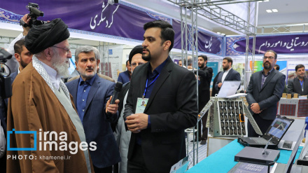 प्राइवेट सेक्टर की उपलब्धियों और क्षमताओं की प्रदर्शनी में आयतुल्लाह ख़ामेनेईः मुल्क को आगे ले जाने का एक ही रास्ता, प्राइवेट सेक्टर की क्षमताओं से फ़ायदा उठाना है