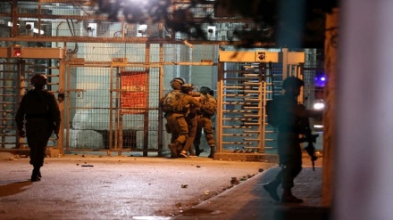 Wanawake wa Palestina wanalishwa futari zilizooza kwenye jela za Israel