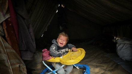 Qəzzada soyuq və yağış; Ağlayan və titrəyən uşaqlar