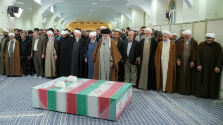 Yslam rewolýusiýasynyň lideri şehit bolan iki kazynyň jynaza namazyny okadylar

