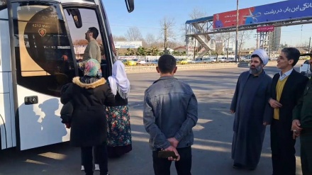 42 nəfər çı Qiloni əşirə iyən kuçəkəyon bo iminnə kərə bə Muğəddəsə Məşhəd vığandə bıən