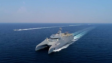 IRGC në stërvitjen e saj lëshon raketa inteligjente me dronë modern