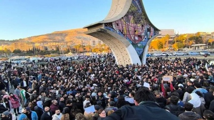 Demonstrata e popullit sirian në Damask dhe kërkesa për lirimin e fëmijëve të tyre nga burgu