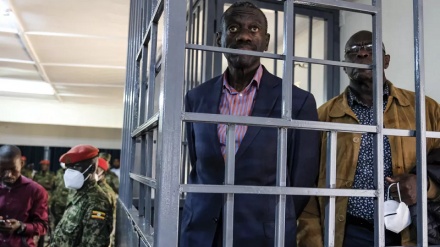 Besigye kushtakiwa katika Mahakama ya Kijeshi Uganda kwa kosa la uhaini lenye hukumu ya kifo