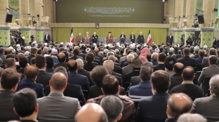 Le Leader a reçu en audience un certain nombre de responsables iraniens et d'ambassadeurs musulmans