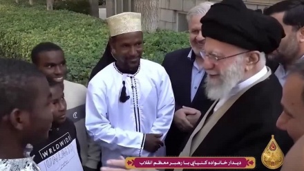 دیدار رهبر معظم انقلاب با روح‌الله خمینی، علی خامنه‌ای، مرتضی مطهری و محمد بهشتی
