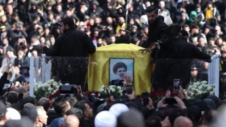 Trupi i dëshmorit Seyyed Safi al-Din u preh në varrin e tij të përjetshëm