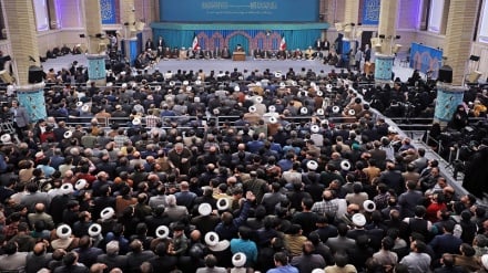 Imam Khamenei: Syarat Kemajuan adalah Yakin kepada Tuhan dan Terjun ke Lapangan