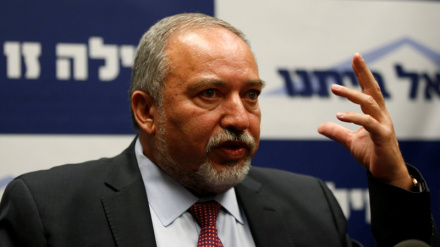 Lieberman: Izraeli duhet të mbështesë planin e Trump për të zhvendosur palestinezët