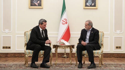 Irani kërkon lidhje më të thella me Turkmenistanin
