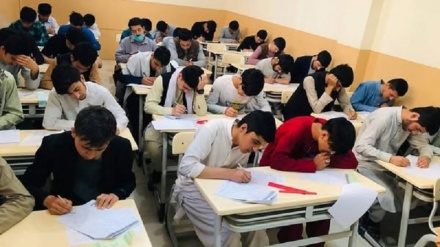 با وجود محدودیت ها و دشواری ها جوانان افغانستان همچنان به دنبال فراگیری علم و دانش هستند