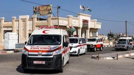 Transferimi i të sëmurëve dhe të plagosurve në spitalet egjiptiane nga vendkalimi tokësor Rafah

