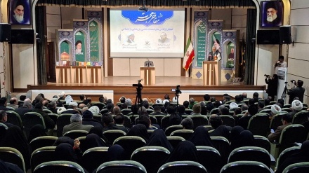 تجلیل از خدمات علمی فرهنگی و اجتماعی دو شخصیت مهاجر افغانستانی در مشهد