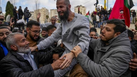 Hamasi: Palestinezët e liruar tregojnë shenja torture dhe abuzimi