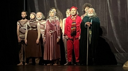 Artistët tunizianë marrin pjesë në Festivalin e Teatrit Faxhr të Iranit