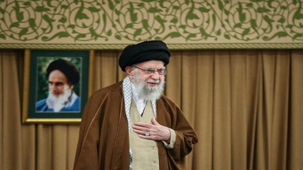 دانشمندان و مسؤولان صنعت دفاعی ایران با رهبر انقلاب دیدار کردند