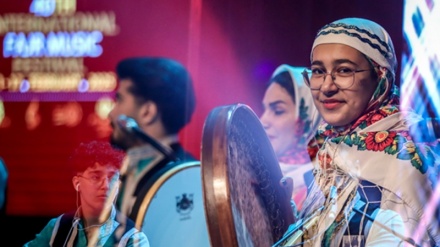  İronədə bərpo bıə 40-ə Fəcri Beynəlxalğə Musiği Festivaliku kəşə bıə şikilon 
