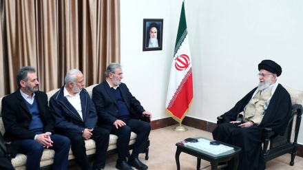 ग़ज़्ज़ा के बारे में अमेरिका की मूर्खतापूर्ण योजना किसी अंजाम तक नहीं पहुंचेगी