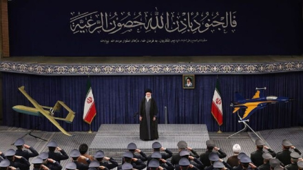 دیدار جمعی از فرماندهان نیروی هوایی و پدافند هوایی ارتش با رهبر انقلاب