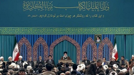شرکت‌کنندگان در مسابقات بین‌المللی قرآن کریم با رهبر انقلاب دیدار کردند