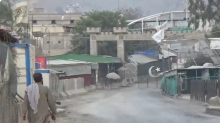 په تورخم دروازه کې د افغان او پاکستاني پوله ساتو ځواکونو تر منځ درنه جګړه روانه ده