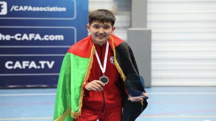 گل تاریخ‌ساز امید قنبری در بازی افغانستان-برزیل