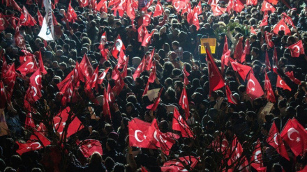 İstanbul şəhəri bələdiyə sərdor Əkrəm İmamoğlu dastqir bə