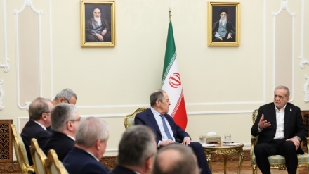 Takimet e rëndësishme të Lavrov me zyrtarët iranianë / Pse Irani dhe Rusia nuk i kushtojnë vëmendje Trojkës evropiane?