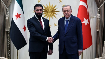 Türk Medyası: Ankara, Suriye'nin Tedmur Kenti'nde Büyük Askeri Üs Kuracak