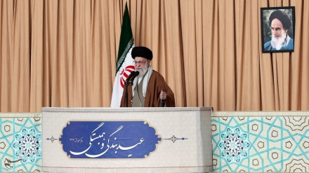 İmom Xameneyi:bın məntəğədə fəğət ilqə vəkilə ğıvvə heste,əv həm ğəsbkorə seonist rejime  