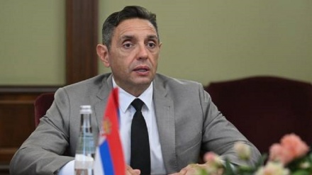 Serbia: Tunakabiliwa na 'mapinduzi ya rangi' ya Magharibi
