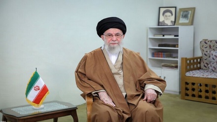 رهبر معظم انقلاب: سال ۱۴۰۴ سال «سرمایه گذاری برای تولید»/لازمه تحقق سرمایه‌گذاری در تولید، ایجاد عزم و انگیزه جدی در دولت و مردم است