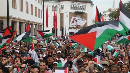 Wananchi wa Morocco waandamana na kuchoma moto bendera ya Israel