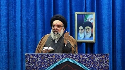 Tahran Cuma Hatibi Halkı Yağmur Duasına Davet Etti